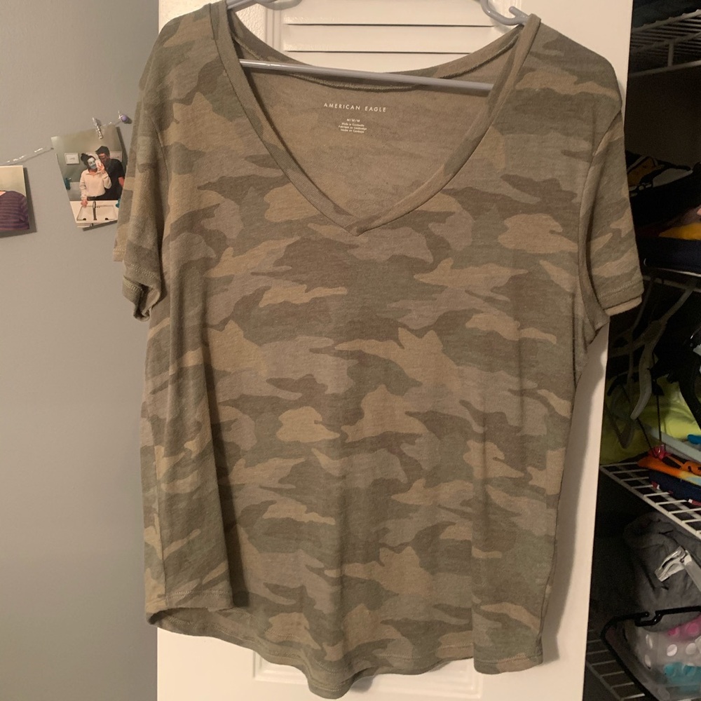 American Eagle tee